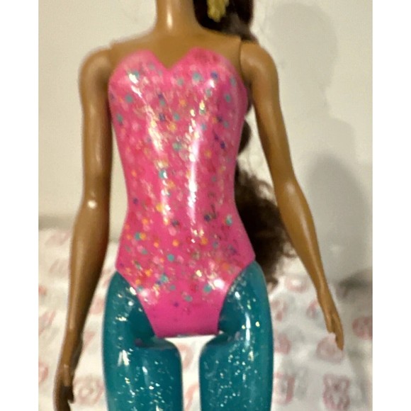 Barbie Color Reveal Doll - Picture 3 of 7